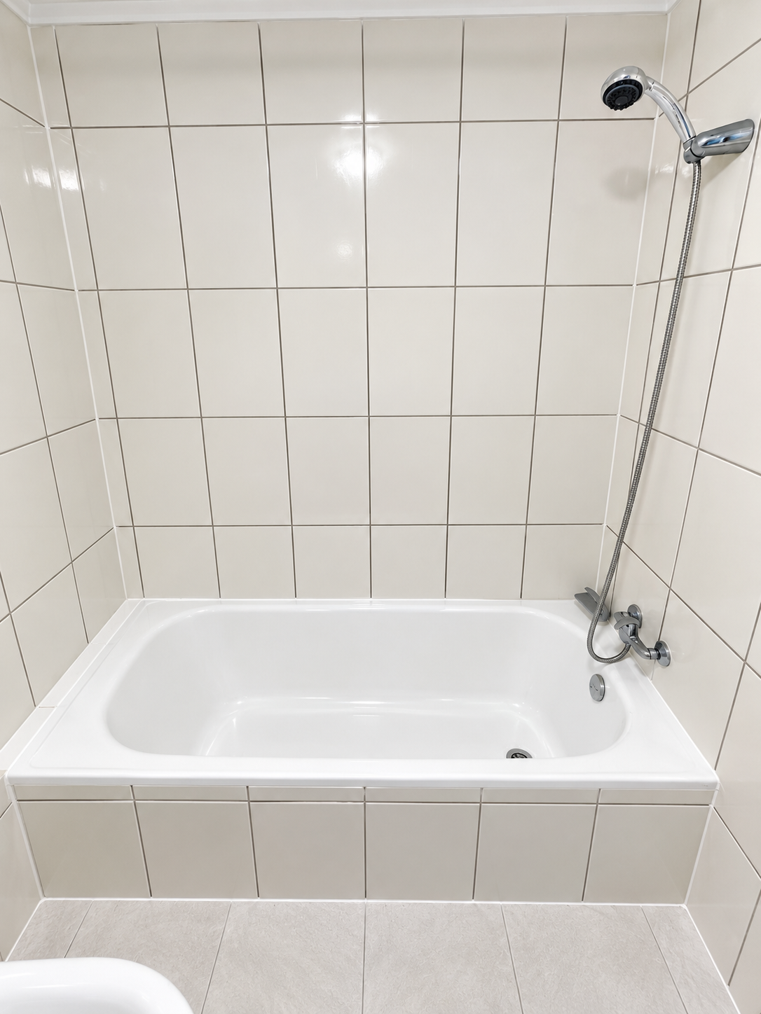 Baño antes de sustituir la bañera por un plato de ducha